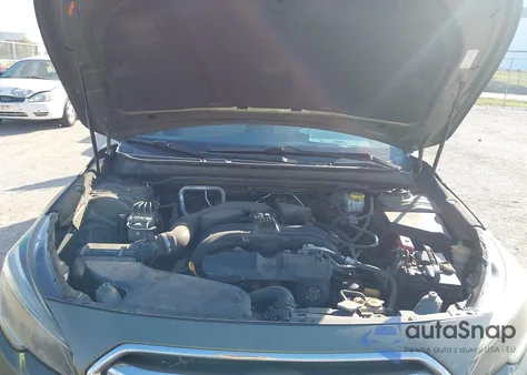 2018 Subaru Outback 2.5I Premium z USA, uszkodzony, nr VIN 4S4BSACC7J3318479